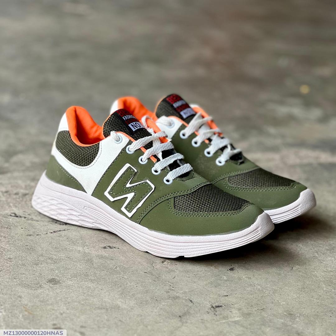 *Product Name*: Men's Knit Fabrics Running Sneakers
*Product Description*: 
*Product Details*:Material: Knit Fabrics
Pattern: Textured
Gender: Men's
Product Feature: Running
Available Sizes: 40, 41, 42, 43, 44
Size Chart: Size Chart Attached
Package Inclu