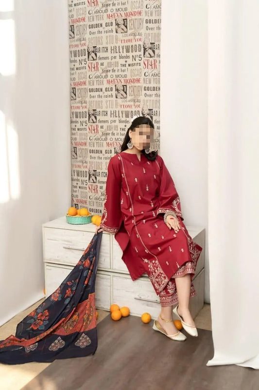 *: 3 Pcs Women's Unstitched Embroidered Suit